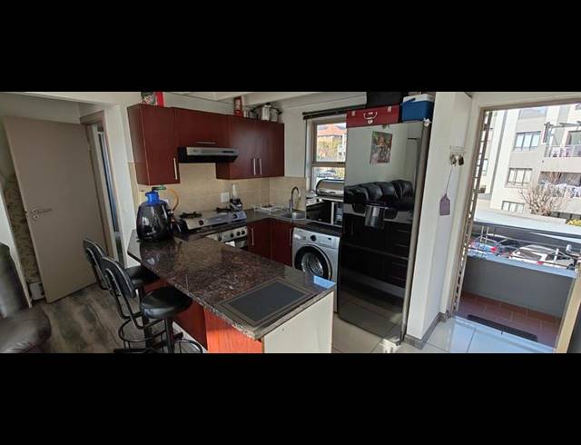 1 BEDROOM APARTMENT FOR SALE IN SUNNINGHILL